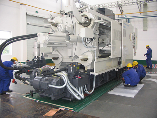 TOYO 900T压铸机上台阶