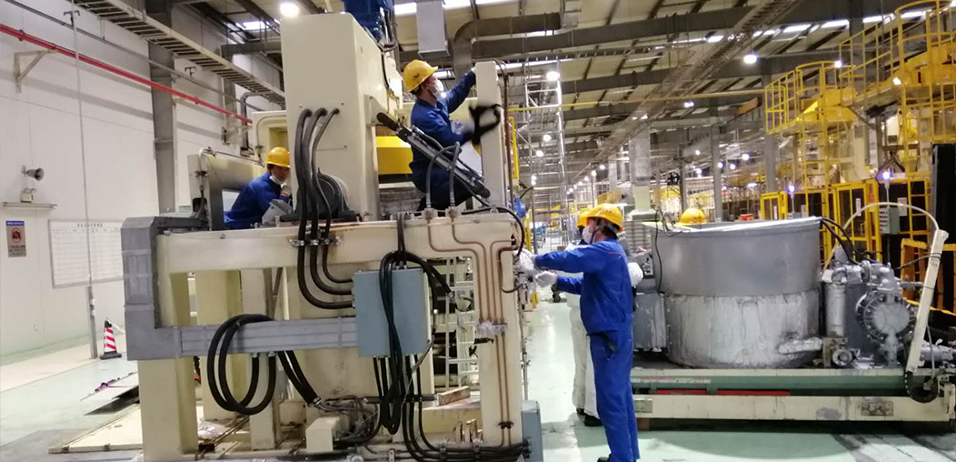 設備が解体する